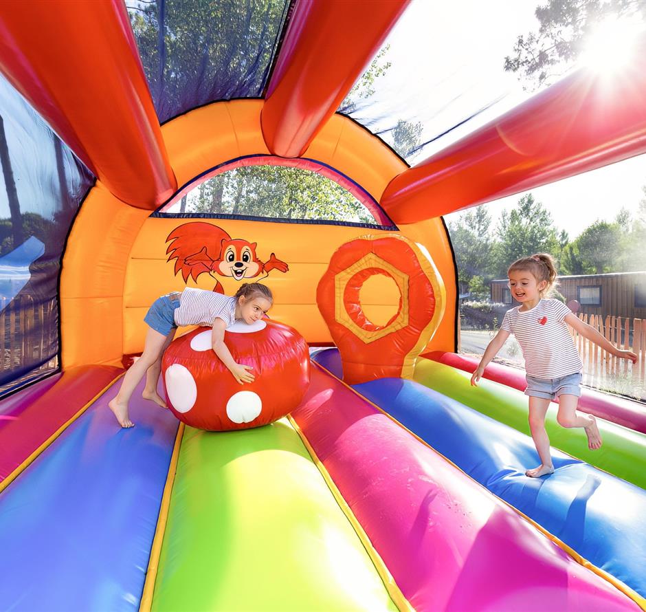 inflatable structure for children at Camping Les Sirènes 