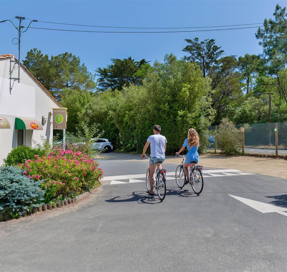 Cycle paths in Saint Jean de Monts in Vendée near the 3-star Les Sirènes campsite 