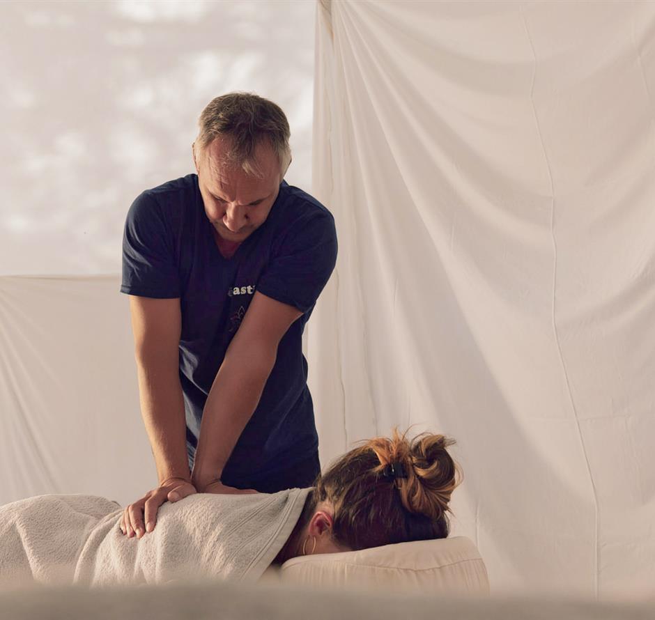 Wellness massage at Les Sirènes 4-star campsite in Saint-Jean-de-Monts 