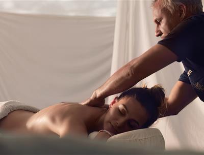 Wellness massage at Les Sirènes 4-star campsite in Saint-Jean-de-Monts