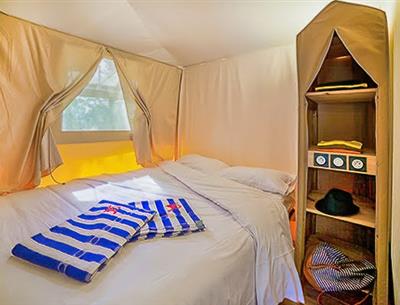 Lodge tent bedroom 4 people 2 bedrooms