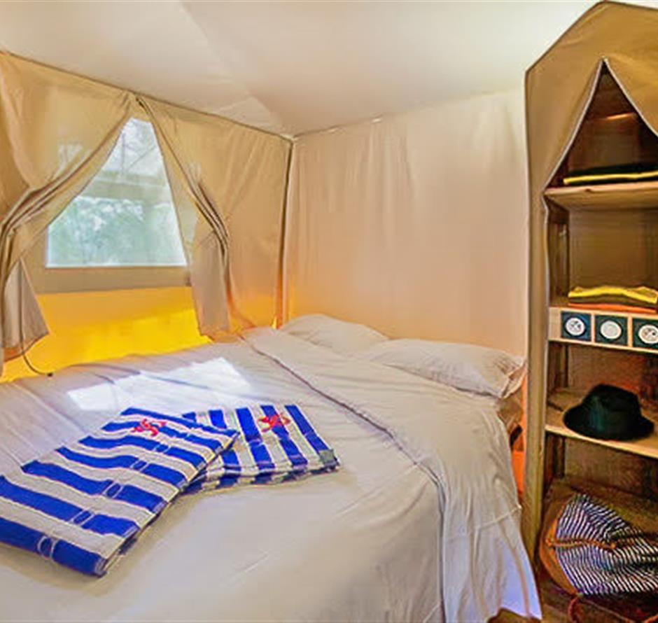 Lodge tent bedroom 4 people 2 bedrooms 