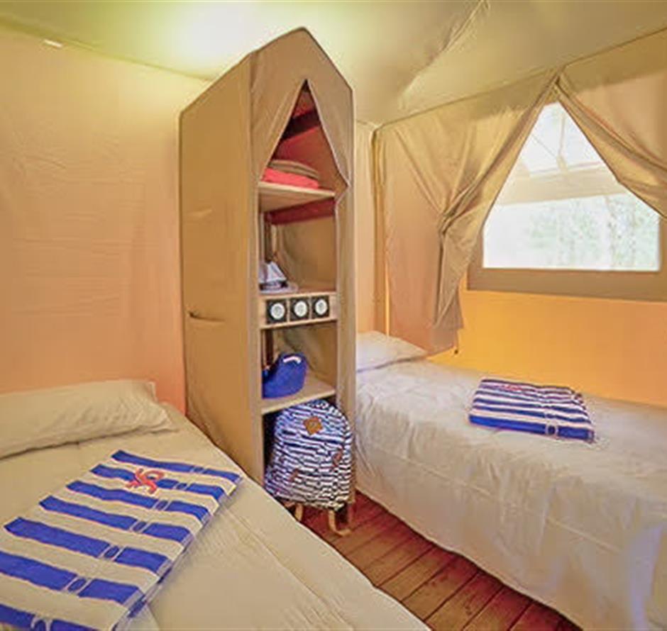 Lodge tent bedroom 4 people 2 bedrooms 