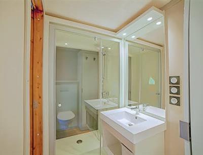 Bathroom of the Lodge tent 4 people 2 bedrooms