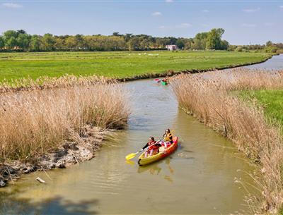 Kayak and Paddle near the 3-star Les Sirènes campsite