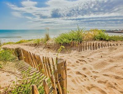 Saint-Jean-de-Monts beach in Vendée near Les Sirènes 3-star campsite