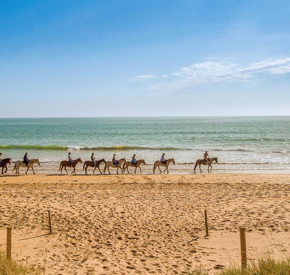 Saint-Jean-de-Monts beach in Vendée near Les Sirènes 3-star campsite 