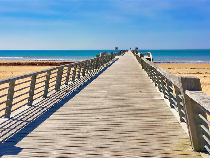 Saint-Jean-de-Monts beach in Vendée near Les Sirènes 3-star campsite