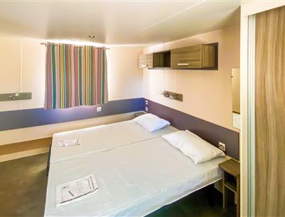 Cottage bedroom 4 people 2 disabled bedrooms