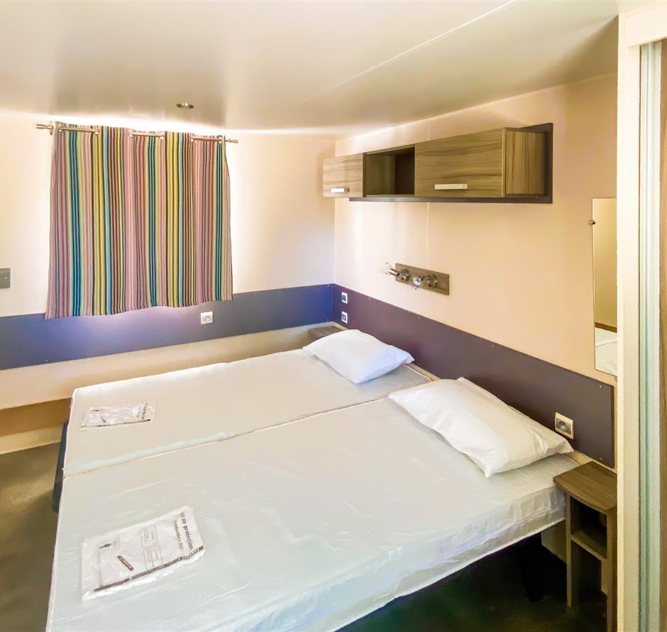 Cottage bedroom 4 people 2 disabled bedrooms 