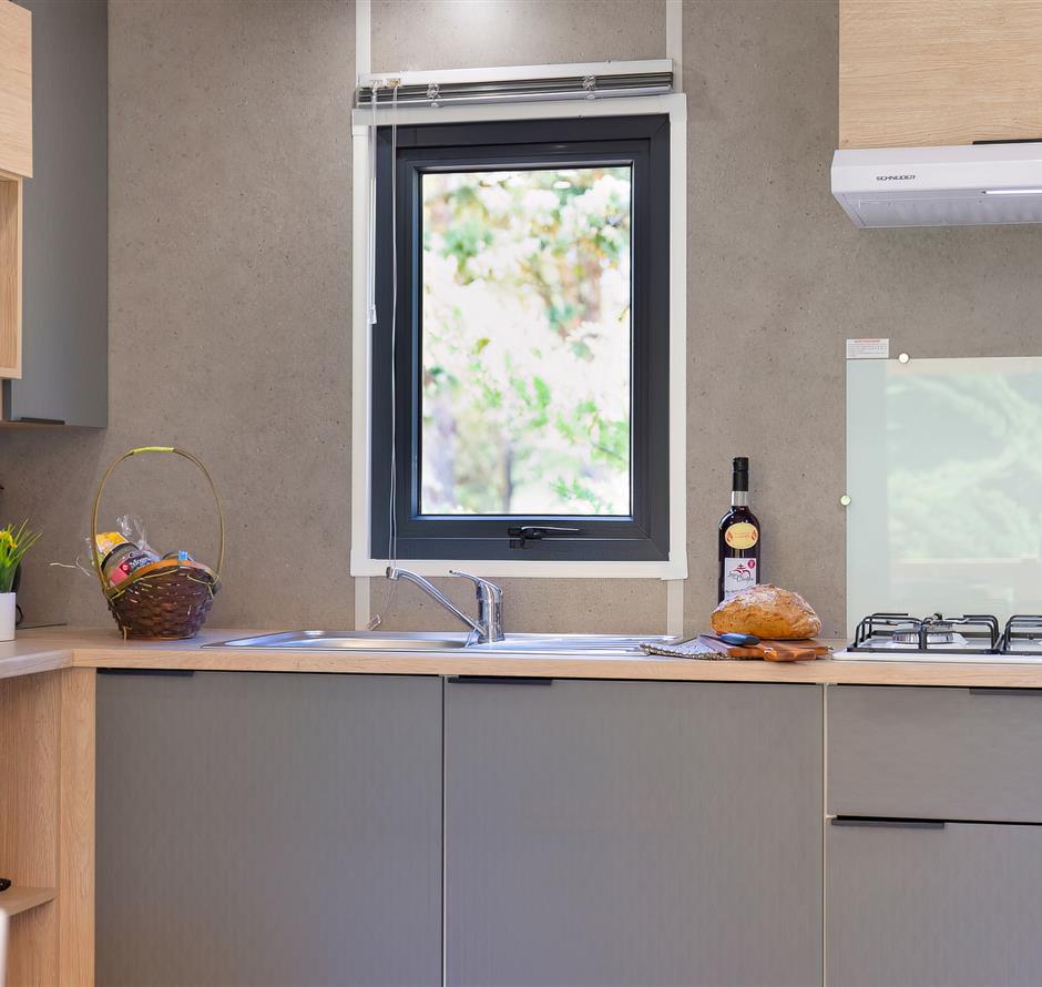 Cottage kitchen 2 pers 4 flowers 