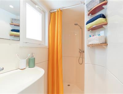 Bathroom of the Cottage 4 pers 2 flowers
