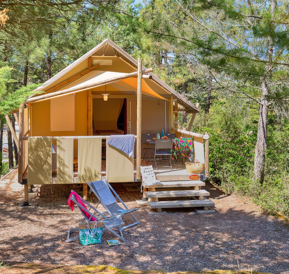 Exterior view of the Lodge tent 4 people 2 bedrooms 