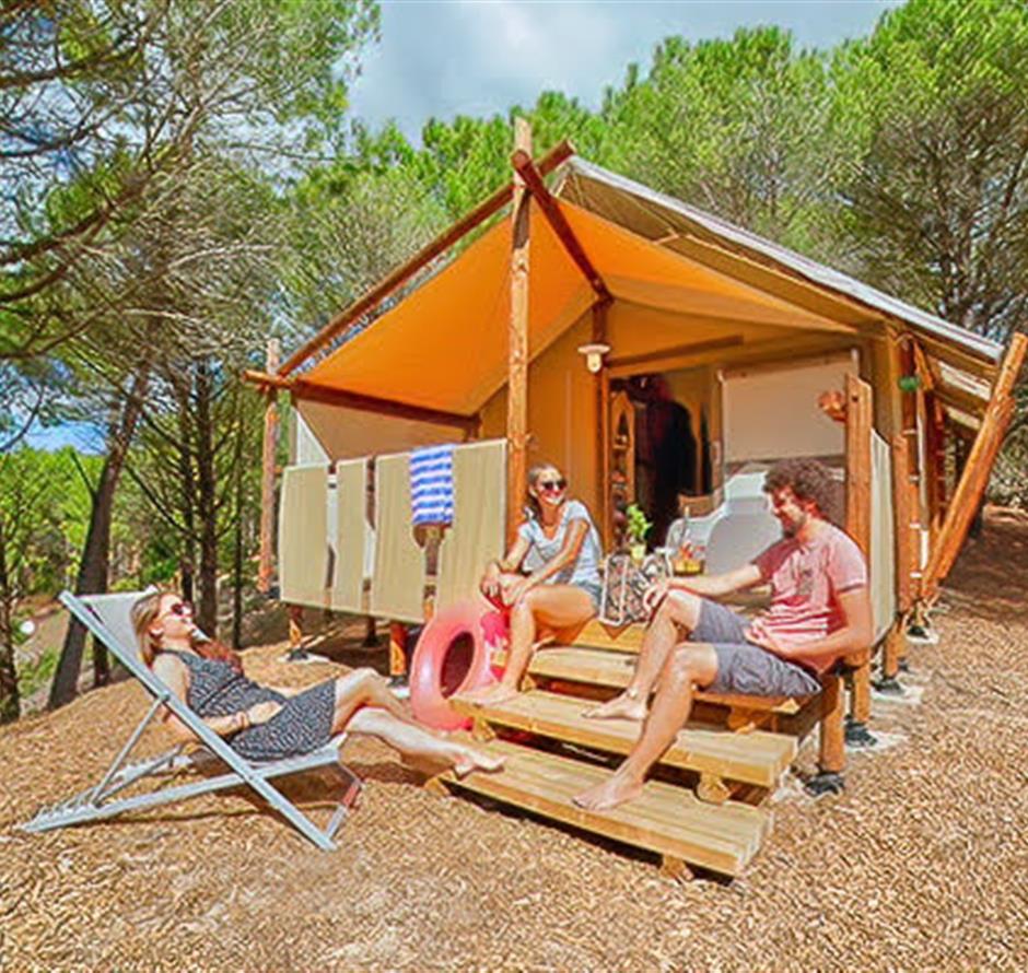 Exterior view of the Lodge Tent 4 people 2 flowers 