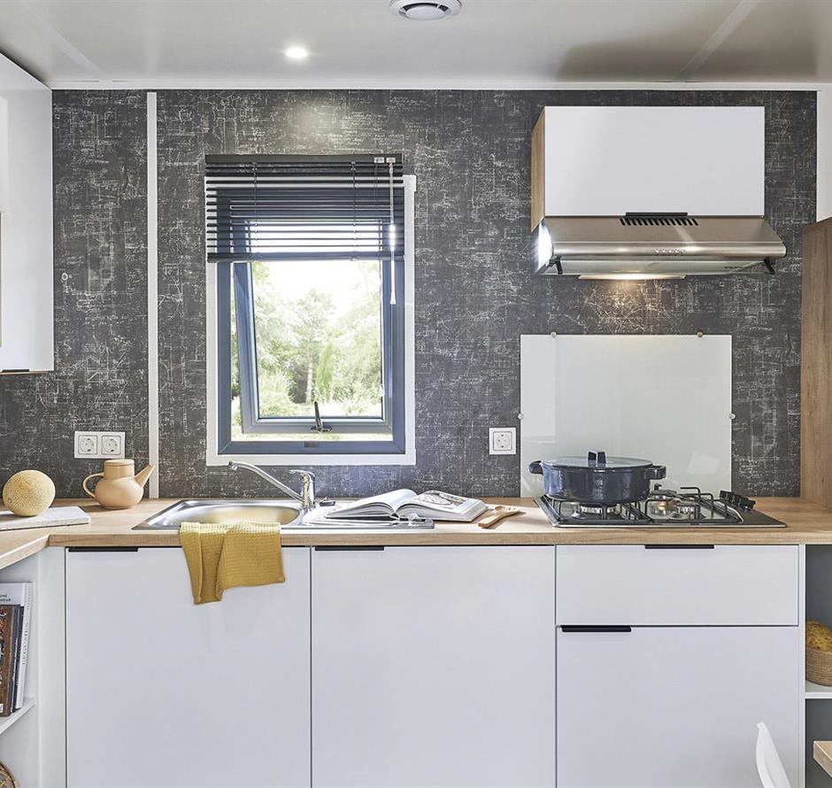 Cottage kitchen 4 people 2 bedrooms 2 bathrooms 4 flowers 