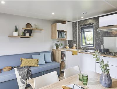Living room of the Cottage 4 people 2 bedrooms 2 bathrooms 4 flowers