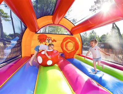 inflatable structure for children at Camping Les Sirènes