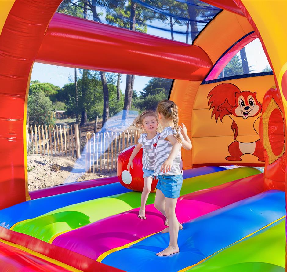 inflatable structure for children at Camping Les Sirènes 