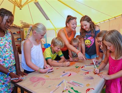 Manual activities for children at Camping Les Sirènes