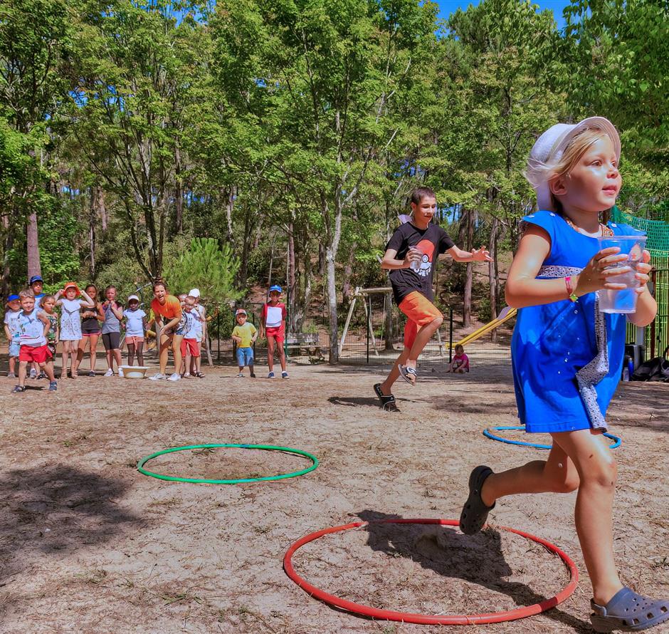 Outdoor games at Camping Les Sirènes 