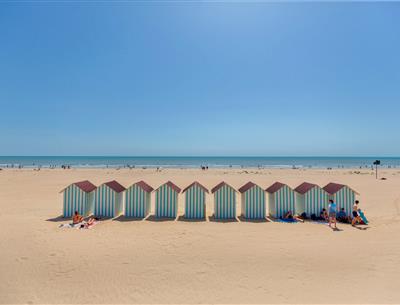 Saint-Jean-de-Monts beach in Vendée near Les Sirènes 3-star campsite