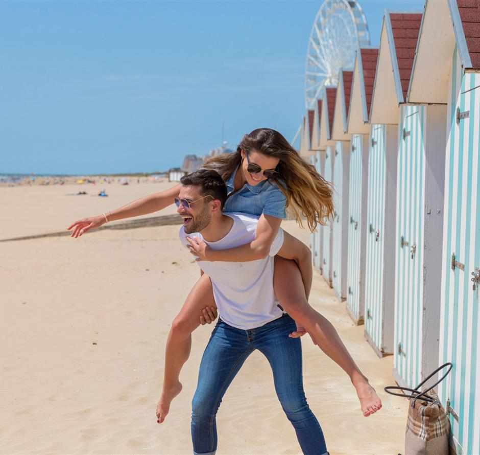 Saint-Jean-de-Monts beach in Vendée near Les Sirènes 3-star campsite 