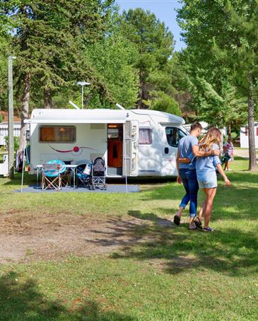 Bare pitch for motorhomes at the 4-star Les Sirènes campsite in Saint Jean de Monts in Vendée - CAMPING**** Les Sirènes