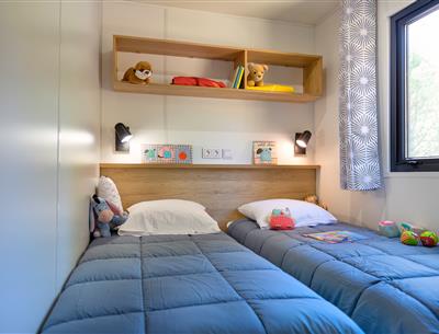 Cottage bedroom 6 people 3 bedrooms 4 flowers