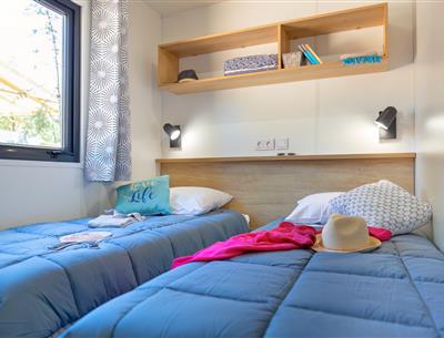 Cottage bedroom 6 people 3 bedrooms 4 flowers