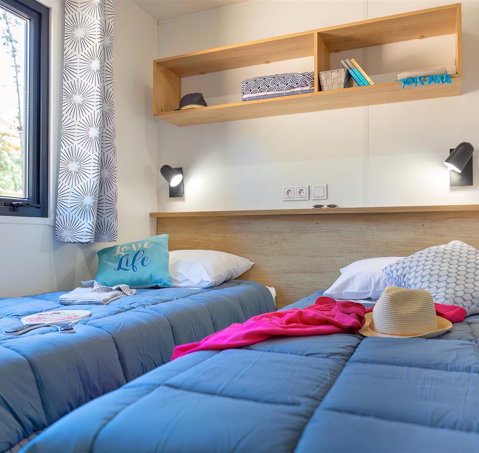 Cottage bedroom 6 people 3 bedrooms 4 flowers 