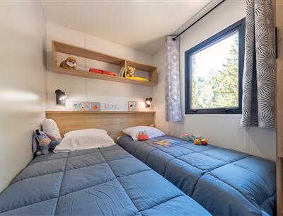 Cottage bedroom 6 people 3 bedrooms 4 flowers