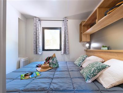Cottage bedroom 6 people 3 bedrooms 4 flowers