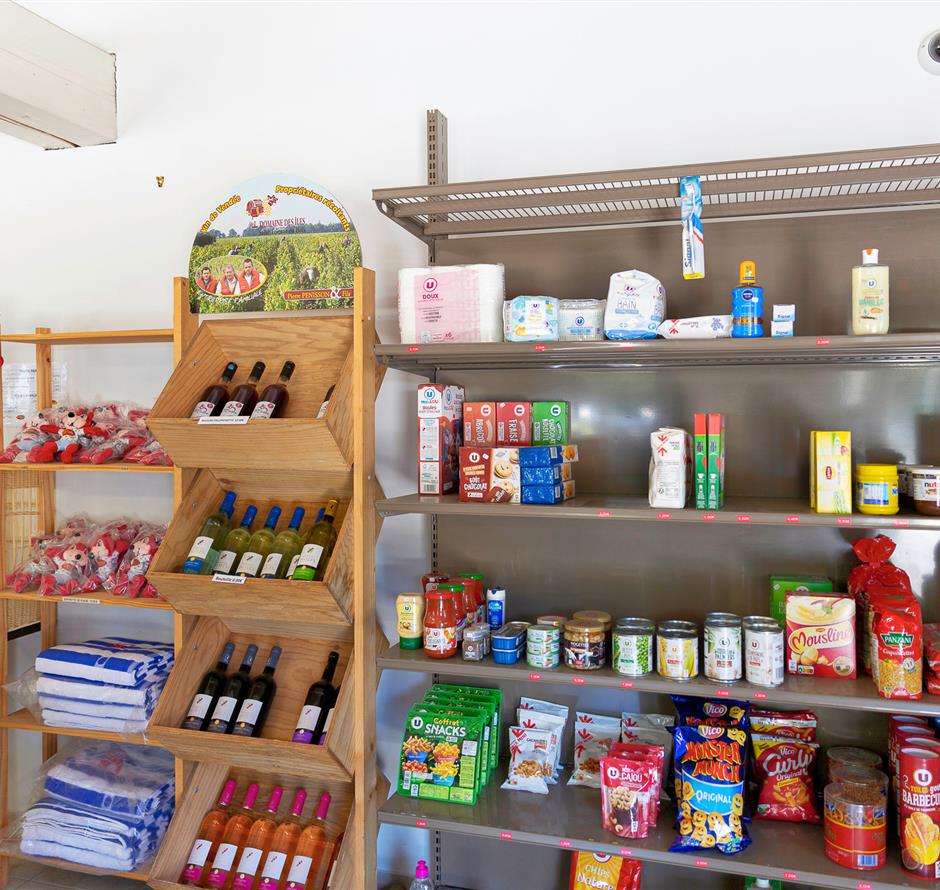 Grocery store at Les Sirènes campsite 