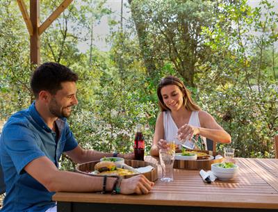 Breakfast service at Camping Les Sirènes