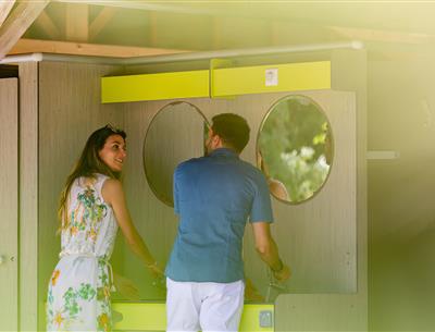On-site services at Les Sirènes 3-star campsite in Saint Jean de Monts in Vendée (breakfast, bike rental, snack bar, bar, grocery store, massage, laundry, etc.)