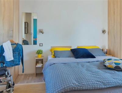 Mobile home room for 4/6 people with 2 bedrooms and air conditioning accessible to people with reduced mobility