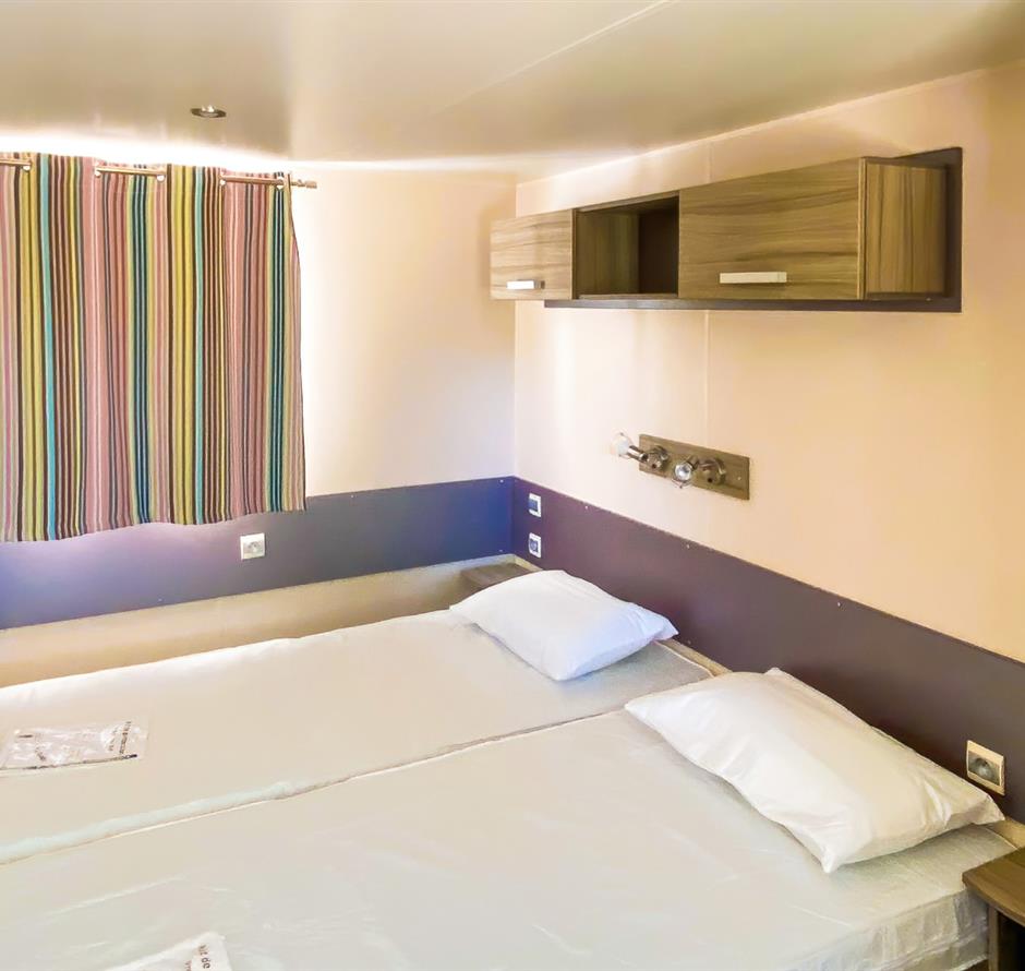 Cottage bedroom 4 people 2 disabled bedrooms 