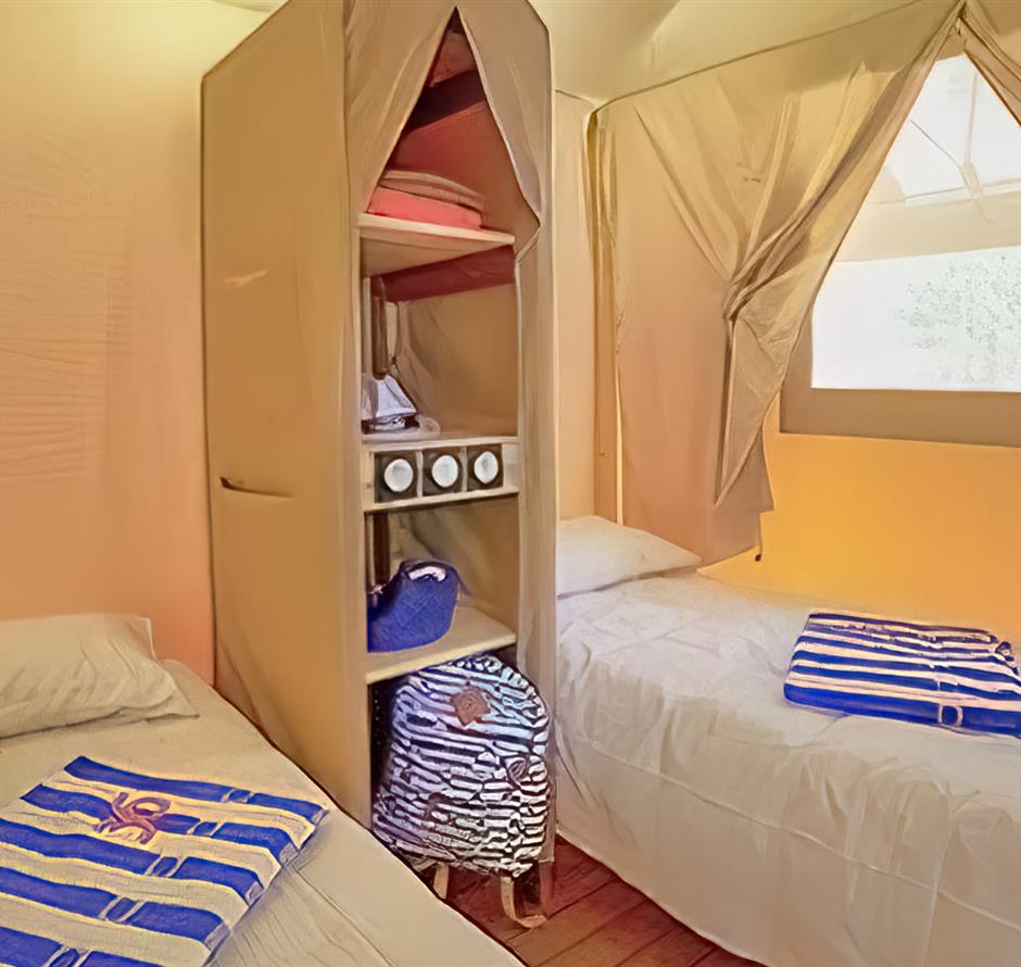 Lodge tent bedroom 4 people 2 bedrooms 