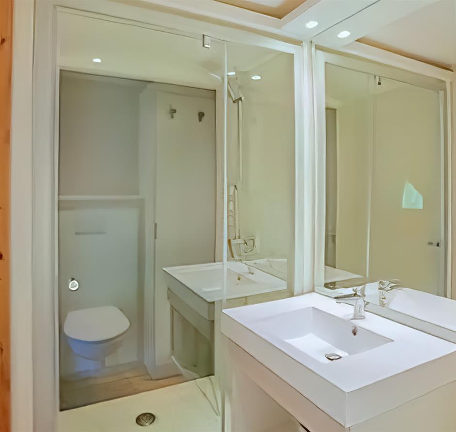 Bathroom of the Lodge tent 4 people 2 bedrooms 