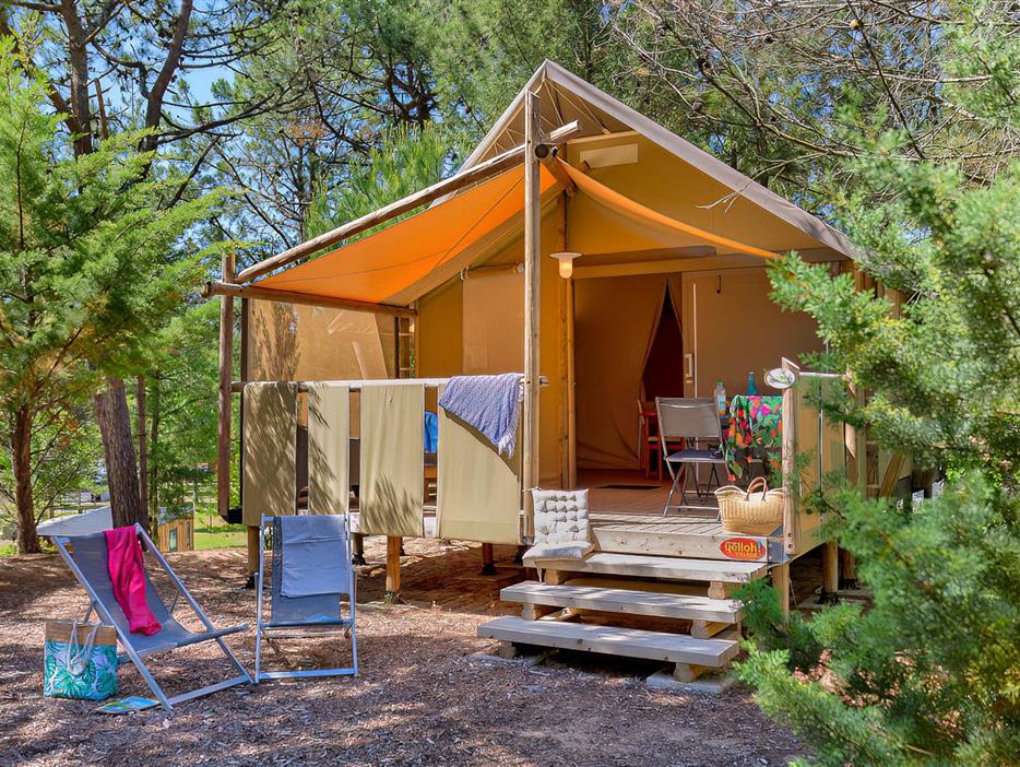 Exterior view of the Lodge Tent 4 people 2 flowers - CAMPING**** Les Sirènes