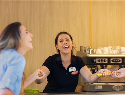 Snack Bar and grocery store service at Les Sirènes 3-star campsite in Saint-Jean-de-Monts