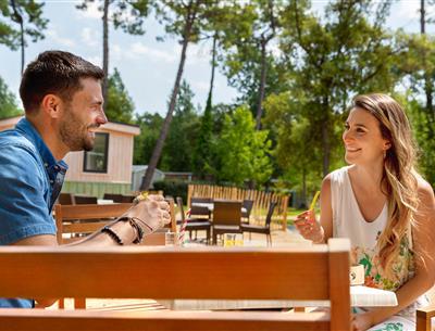 Snack Bar and grocery store service at Les Sirènes 3-star campsite in Saint-Jean-de-Monts