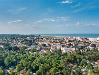Saint-Jean-de-Monts beach in Vendée near Les Sirènes 3-star campsite