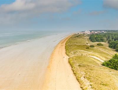 Saint-Jean-de-Monts seaside trail in Vendée near the 3-star Les Sirènes campsite