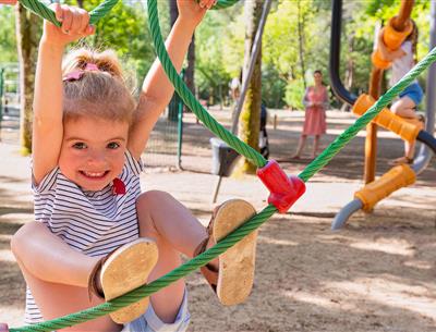 Activities and playground for children at Camping Les Sirènes