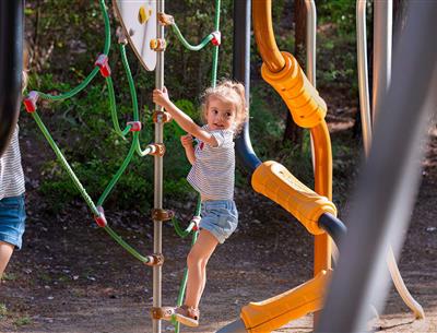 Activities and playground for children at Camping Les Sirènes
