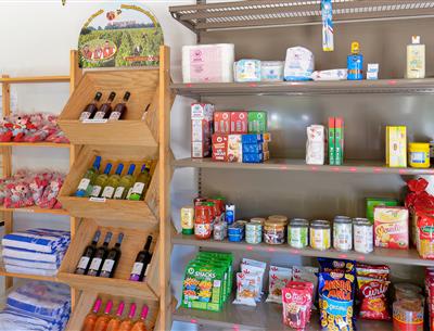 On-site services at Les Sirènes 3-star campsite in Saint Jean de Monts in Vendée (breakfast, bike rental, snack bar, bar, grocery store, massage, laundry, etc.)