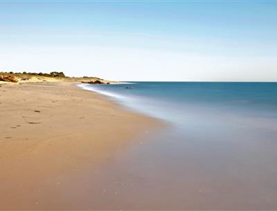 Along the coast in Saint-Jean-de-Monts in Vendée near the 3-star Les Sirènes campsite