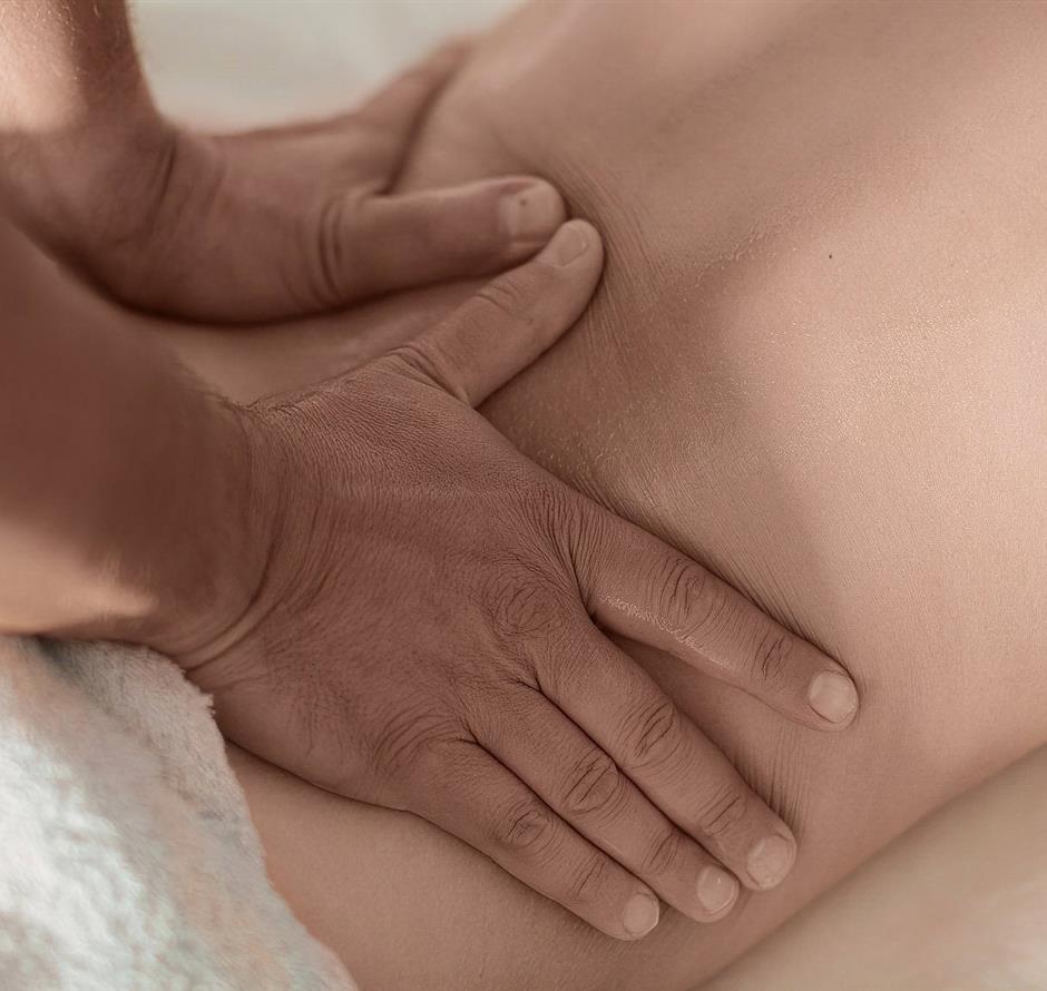 Wellness massage at Les Sirènes 4-star campsite in Saint-Jean-de-Monts 