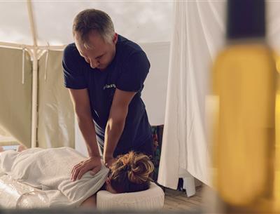 Wellness massage at Les Sirènes 4-star campsite in Saint-Jean-de-Monts